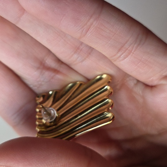 Nwt Waterproof Non Tarnish Earrings - Picture 4 of 5